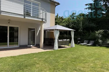 Top ausgestattetes Einfamilienhaus mit Doppelgarage und Wintergarten