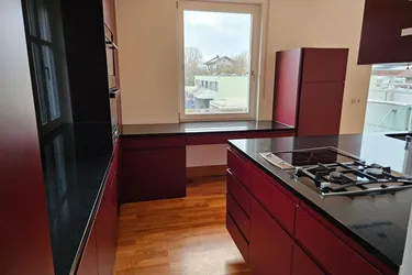Traumhafte, zweistöckige 170 m² große Terrassenwohnung langfristig zu vermieten 
