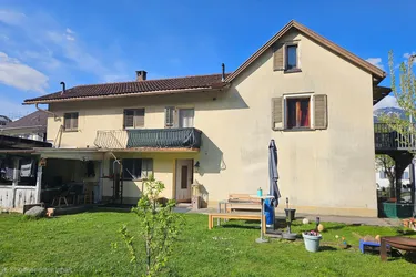 Altes Wohnhaus mit 4 vermieteten Kleinwohnungen in Nenzing zu verkaufen