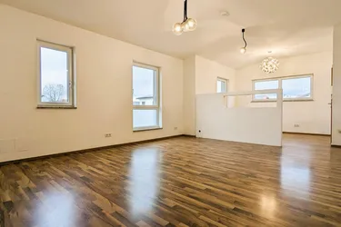Büro / Praxis 46m2 mit eigenem Zugang und Parkplätzen