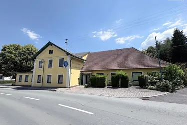 Traditionsreicher Gasthof mit Wohnbereich und Nebengebäude