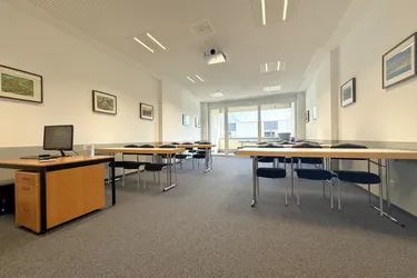 Modern. Flexibel. Optimal gelegen. – Büroflächen im Tirol Center Kematen zu vermieten