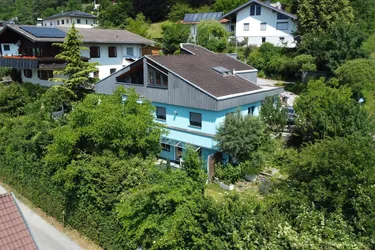 Familienidylle mit Perspektive – Haus mit zwei Einliegerwohnungen und Panoramablick