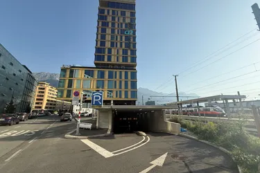 Garagenparkplatz am Innsbrucker Hauptbahnhof