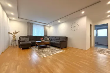 Wohnen im Zentrum: Neuwertige 3-Zimmer Gartenwohnung
