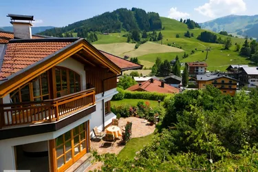 Außergewöhnliche Bergimmobilie mit majestätischem Ausblick -Tradition trifft Panorama
