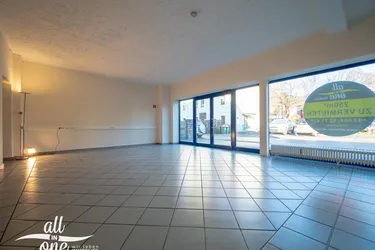 Gepflegtes Geschäftslokal mit Parkplätzen zu vermieten