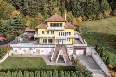 Exklusives Familienanwesen in absoluter Ruhelage - 473 m2 Wohnkomfort mit Pool, Wintergarten &amp; großem Gartenparadies