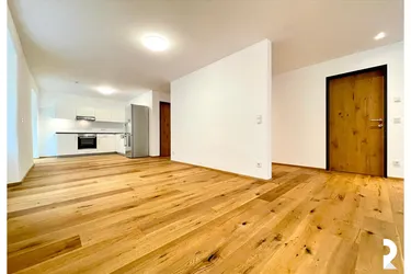 STILVOLLE 2-ZIMMER-WOHNUNG IN BESTER INNENSTADTLAGE