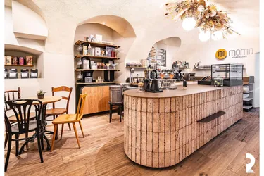 ATTRAKTIVE GEWERBEINVESTITION - ETABLIERTES CAFÉ ALS MIETER