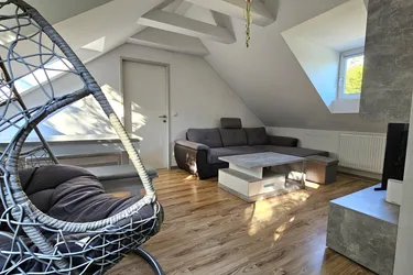 Dachgeschoßwohnung in Oberalm – 2 Zimmer mit Parkplatz