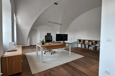Büro mit Galerie in historischem Altbau