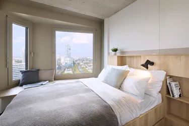 District Living: möblierte 2-Zimmer Wohnung Platin mit exklusiven Gemeinschaftsflächen inklusive: Fitness, Dachterrasse &amp; mehr