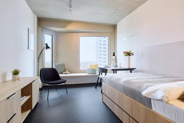 District Living: möbliertes Studio Gold mit exklusiven Gemeinschaftsflächen inklusive: Fitness, Dachterrasse &amp; mehr