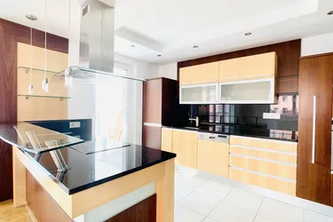 Exklusive, lichtdurchflutete 3-Zimmer-Wohnung mit Loggia und Wellnessbereich am Wienerberg!
