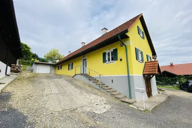 Patzen: Rückzugsort im Grünen – charmantes Weinstöckl mit Kellerbar und Garage - umgeben von Weinstöcken