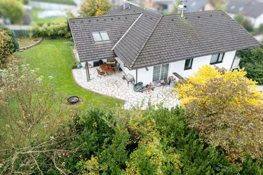 Wohnen mit Möglichkeiten – Familienhaus mit Einliegerwohnung &amp; großem Garten in Neuhofen