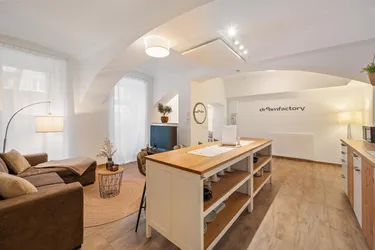dreamfactory 1110: Spacious 100m² Loft for Students &amp; Young Professionals