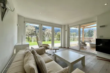 Zweifamilienwohnhaus in sonniger Ruhe- und Aussichtslage