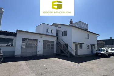 GERÄUMIGE PRODUKTIONS- UND LAGERHALLE FÜR IHR UNTERNEHMEN