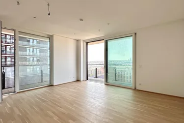 TRIIIPLE | 52,71 m² + 20,08 m² Südwestbalkon | nie bewohnt | 12. Stock