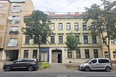 Perfekte WG-Wohnung in bester Lage mit separaten Küchen und Bädern!