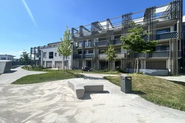 Traumhafter Ausblick! Neuwertige 83m2 Dachgeschosswohnung mit großer Dachterrasse und 2 Tiefgaragenplätzen zu verkaufen!
