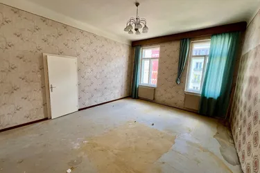 Sanierungsbedürftige 3 Zimmer Wohnung