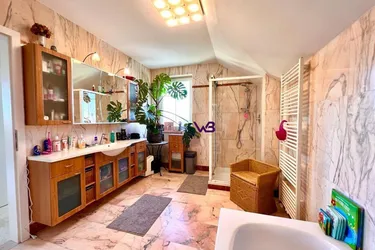 Exklusives Einfamilienhaus am Bruckhaufen mit 250m² Nutzfläche, Garage und Swimmingpool, zwischen Alter und Neuer Donau!