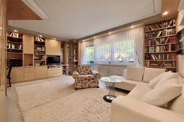 2-Zimmer-Wohnung // Balkon // Stellplatz // Semmering!