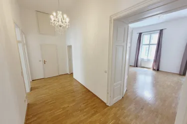 Fichtegasse: sonniges 3-Zimmer Büro in schönem Stilaltbau