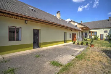 Gepflegtes Wohnhaus mit großzügigen Nebenflächen und vielfältigen Nutzungsmöglichkeiten im Burgenland!