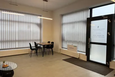 Modernes Geschäftslokal/ Büro in zentraler Lage