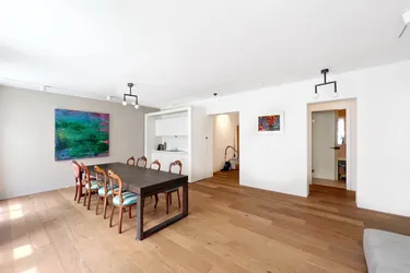 Schöne Altbauwohnung in Toplage