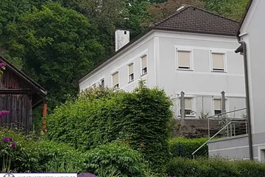 Expose Mehrfamilienhaus mit großem Balkon - ab sofort