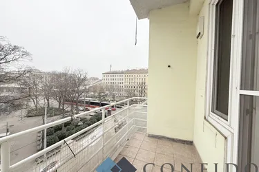 Urban-Loritz-Platz - 3-Zimmer-Altbauwohnung mit westseitiger Loggia und großem Gestaltungspotenzial