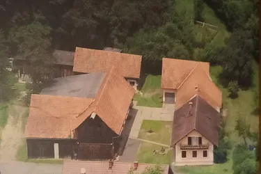 HOFSTELLE - BAUERNHAUS bzw. EINFAMILIENHAUS in Grünruhelage