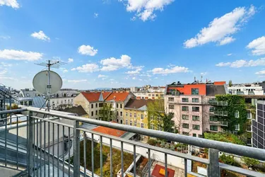 Up nach oben! Befristet vermietete Maisonette-Dachgeschosswohnung mit westseitiger Terrasse in angenehmer Ruhelage