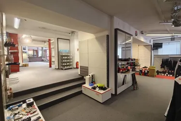 Büro/ Gewerbe/ Lagerfläche zu Vermieten! Preis und Flächen nach Absprache!