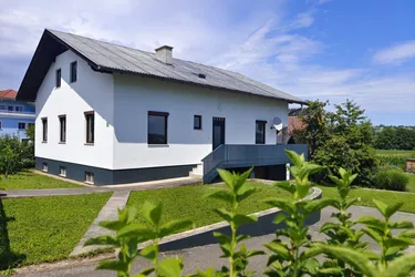 Lebensqualität in Thermenregion! Gemütliches Einfamilienhaus in sonniger Ruhelage mit traumhaftem Ausblick und großem Gartenhaus