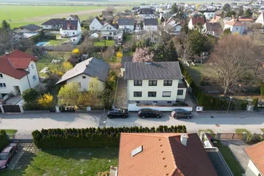 2 Wohneinheiten mit großem Garten und Nebengebäude in sonniger Lage