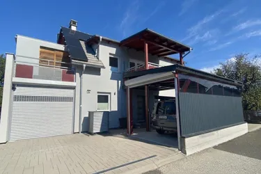 Exklusives Wohngefühl mit zwei großzügigen Dachterrassen und moderner Energietechnik