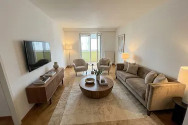 Stilvolle 2-Zimmer-Wohnung mit Fischgrätparkett &amp; Loggia - sofort bezugsbereit!