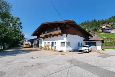 Gewerbeliegenschaft mit 83m2 Wohnung