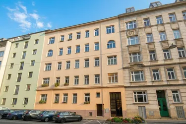 In Kürze frei: unsaniert oder saniert erhältlich