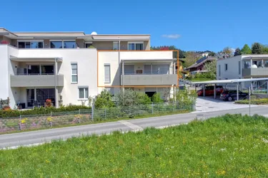 Top-modernes Wohnen in Moosburg: Exklusive Eigentumswohnung mit Whirlpool und Schlossblick