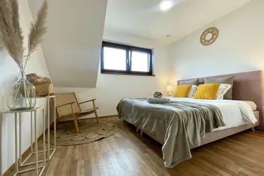 Seeblick-Ferienwohnung voll möbliert / fully furnished apartment at lake Ossiach