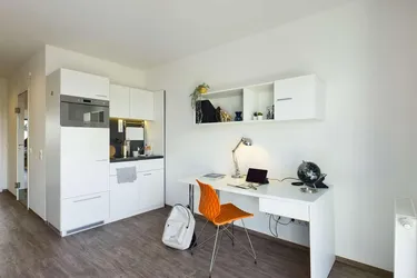 DIE ZIMMEREI | Helle + möblierte Wohnung mit Balkon im 2. Bezirk an der WU Wien | Large Bude