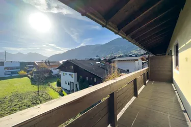 Balkonwohnung im Kitzbüheler Zentrum mit Garagenoption und Streifblick