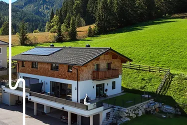 DAS MARTINER | Neuwertige Doppelhaushälfte mit Garage &amp; Doppelcarport